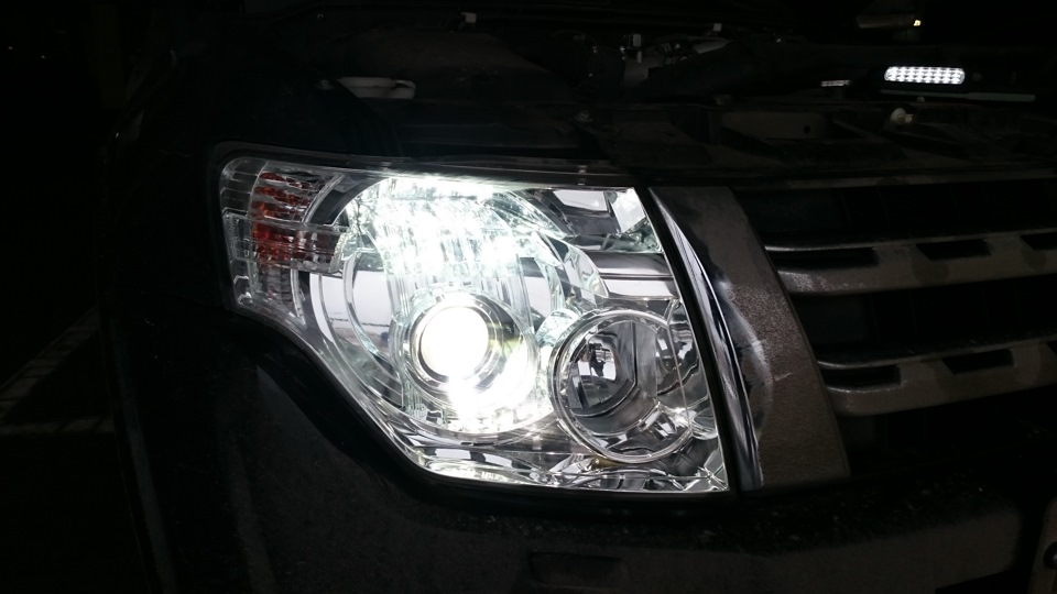 Ксенон на Mitsubishi Pajero 4 (Митсубиси Паджеро4)