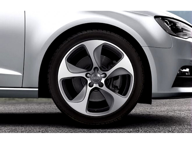 Колеса в сборе Audi A3 S3 (A6/S6 4F) R18 (диски оригинал и летняя резина)