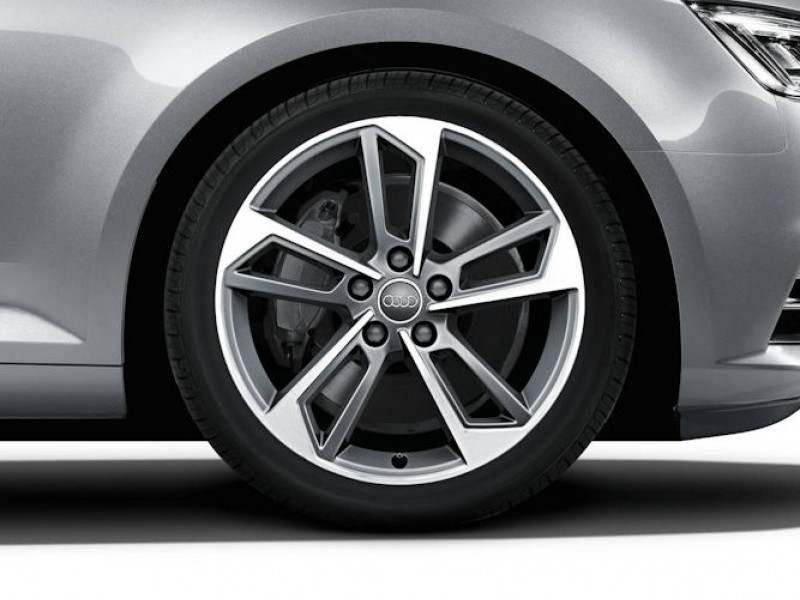 Колеса в сборе Audi A4 S4 B9 R18 (диски оригинал и летняя резина)