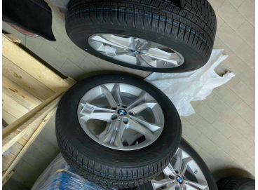 Колеса в сборе на BMW X3 и BMW X4 R18 (зимняя резина и диски 688 стиль)