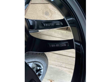 Комплект колес зимних на BMW 5 R18 (диски 662M стиль)