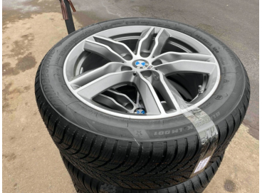 Зимние колеса комплектом BMW X1 R18 (стиль 570М)