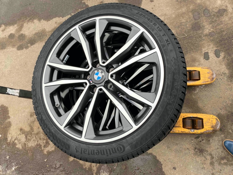 Зимняя резина BMW X1 F48 с дисками R19 (комплект)