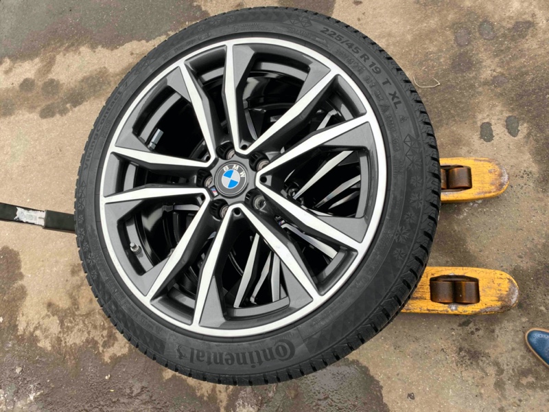 Зимняя резина BMW X1 F48 с дисками R19 (комплект)