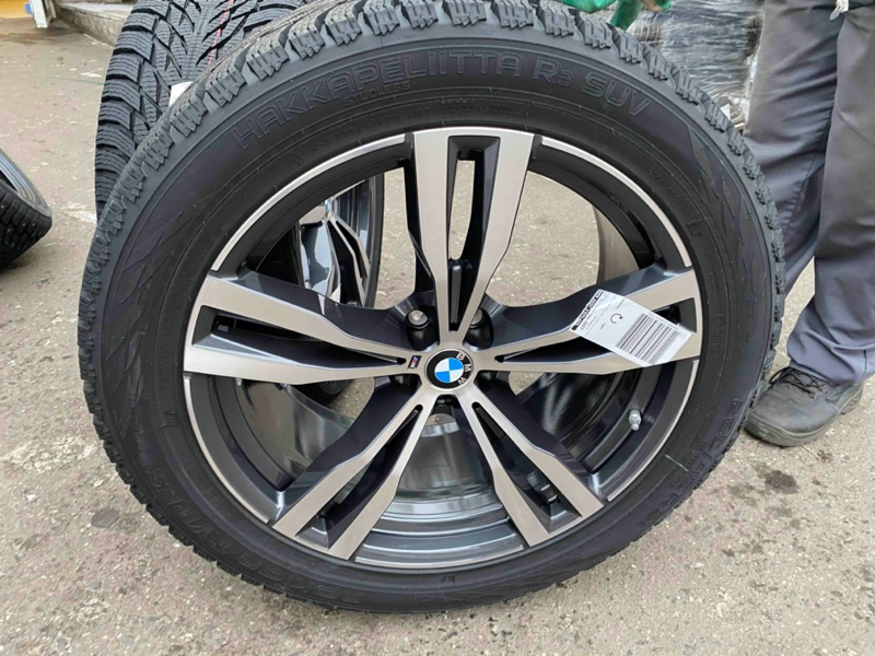 Комплект зимних колес BMW X7 R21 (754 стиль БМВ Х7)