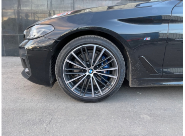 Колеса летние BMW 5 G30 и G31 (резина и диски R19) V-Spoke 635