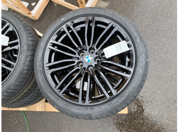 Летние шины BMW 5 G30 и G31 (резина и диски R19) Double Spoke 664M