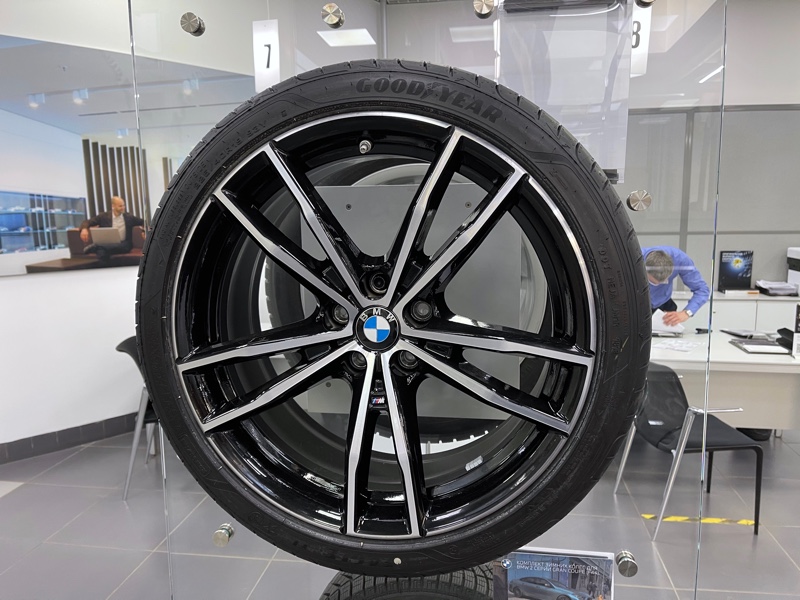 Летние шины BMW 3 G20 и 4 G22 (резина и диски R19) Double Spoke 791M