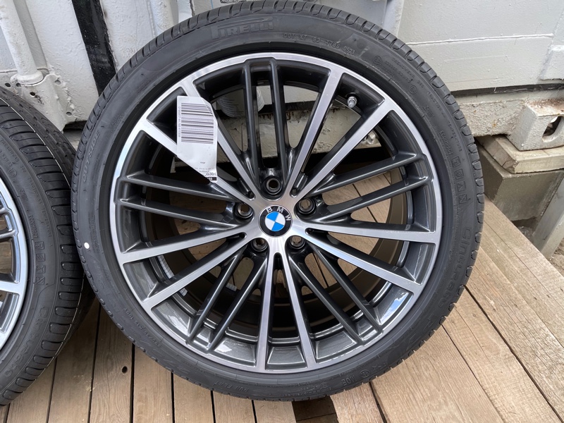Колеса летние BMW 5 G30 и G31 (резина и диски R19) V-Spoke 635