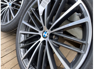 Колеса летние BMW 5 G30 и G31 (резина и диски R19) V-Spoke 635