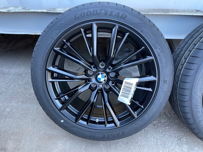 Летние шины BMW 3 G20 и 4 G22 (резина и диски R18) Double Spoke 796M Performance