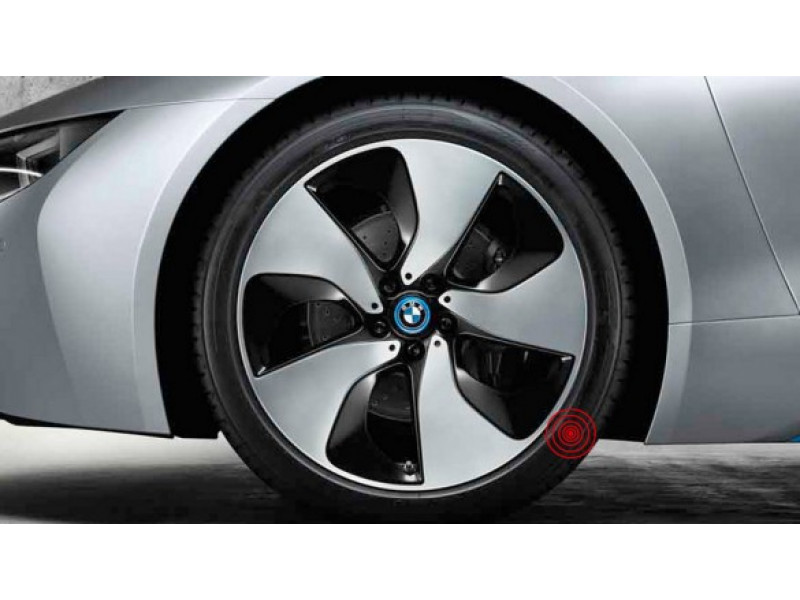 Зимние шины BMW i8 в сборе с дисками Turbine Styling 444