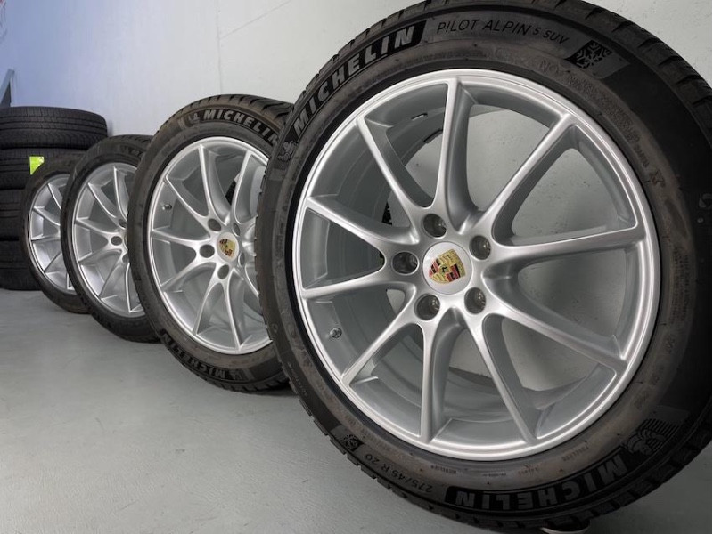 Зимние шины Porsche Cayenne (резина и диски R20)