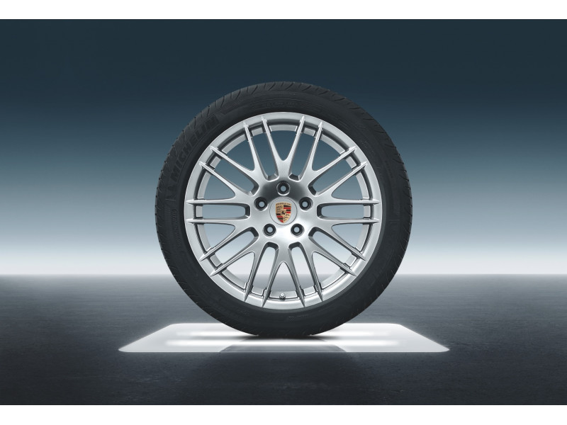 Летние шины Porsche (2015) (резина и диски R20)