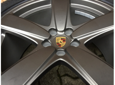 Колеса в сборе Porsche Macan R19 (зимние шины и диски) Platinum