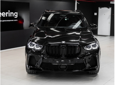 Оклейка BMW X5 M пленкой