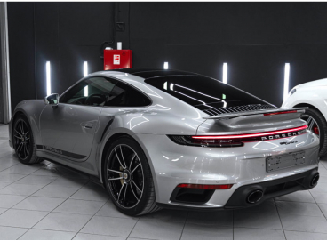Оклейка Porsche 911 пленкой 