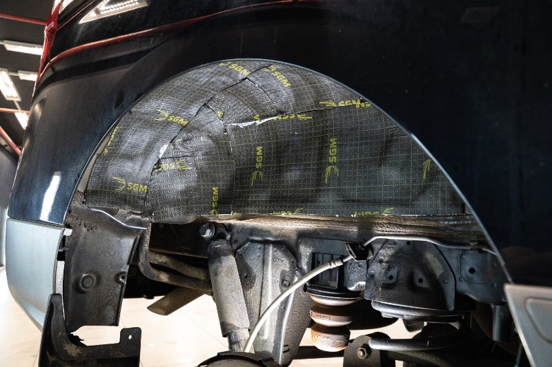 шумоизоляция арок на машине