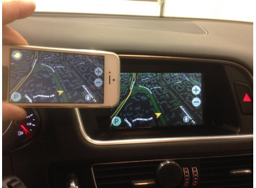 Зеркало c телефона на монитор и камера заднего вида Audi Q5 (2008-2016)