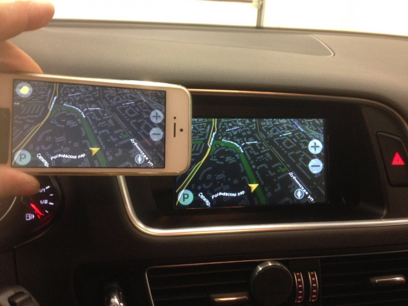 Зеркало телефона Audi Q5 MirrorLink