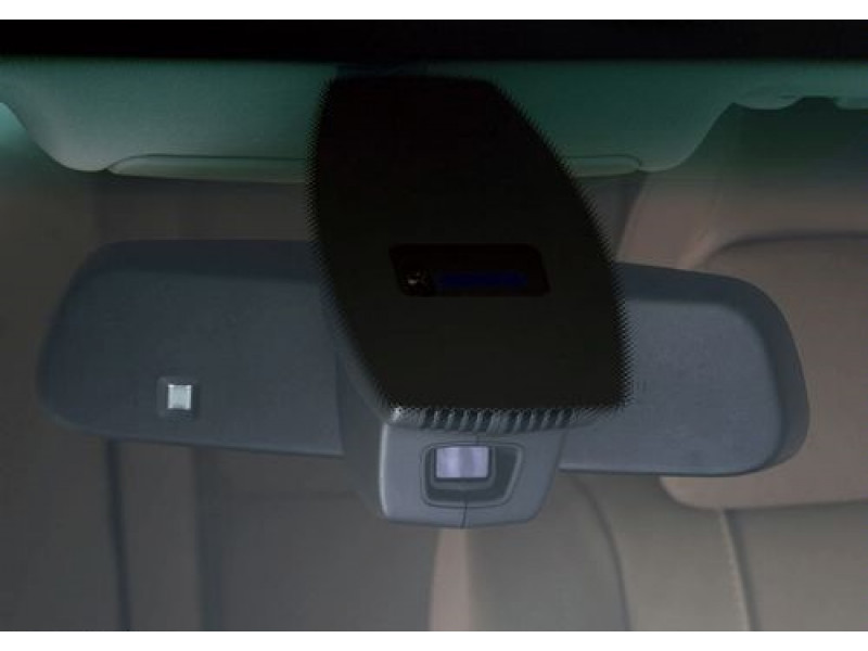 Опция чтения дорожных знаков и автоматического дальнего света BMW X5 и X6 