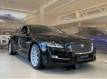 Штатный видеорегистратор Jaguar XJ