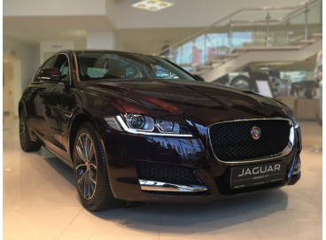 Штатный видеорегистратор AXIOM Wi-Fi на Jaguar XF