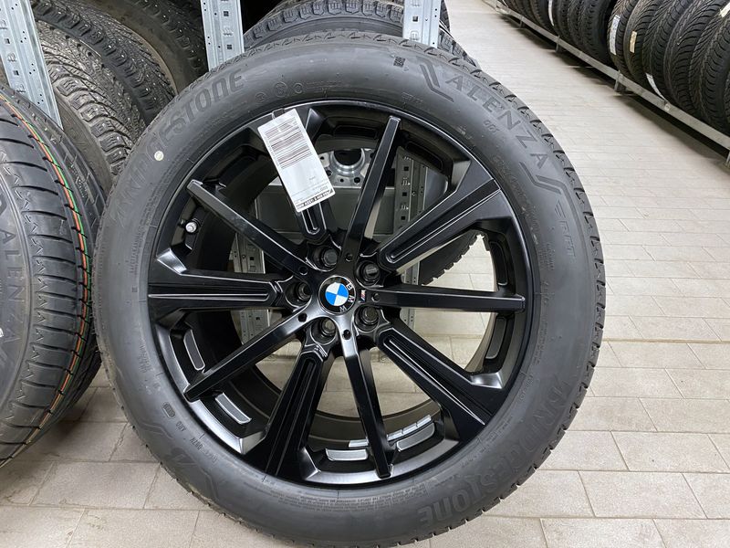 Колеса на лето BMW X5 G05 и X6 G06 (резина и диски R20) Star Spoke 748M Performance