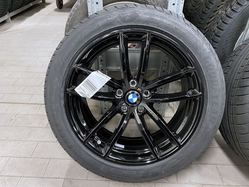 Летние шины BMW 5 G30 Double Spoke 662M R18