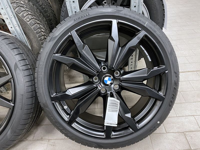 Колеса на лето BMW X1 F48 и X2 F49 (резина и диски R20) Double Spoke 717M