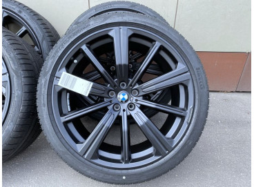 Летние колеса BMW X5 G05 и X6 G06 R22 Star Spoke 749M