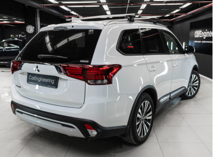 Шумоизоляция Mitsubishi Outlander