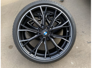 Летние шины BMW 5 G30 Double Spoke 669M Performance (резина и диски R20)