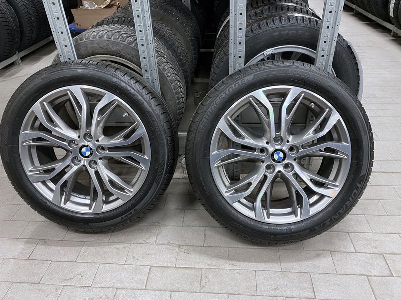Колеса на лето BMW X1 F48 (резина и диски R18 Y-Spoke 566)