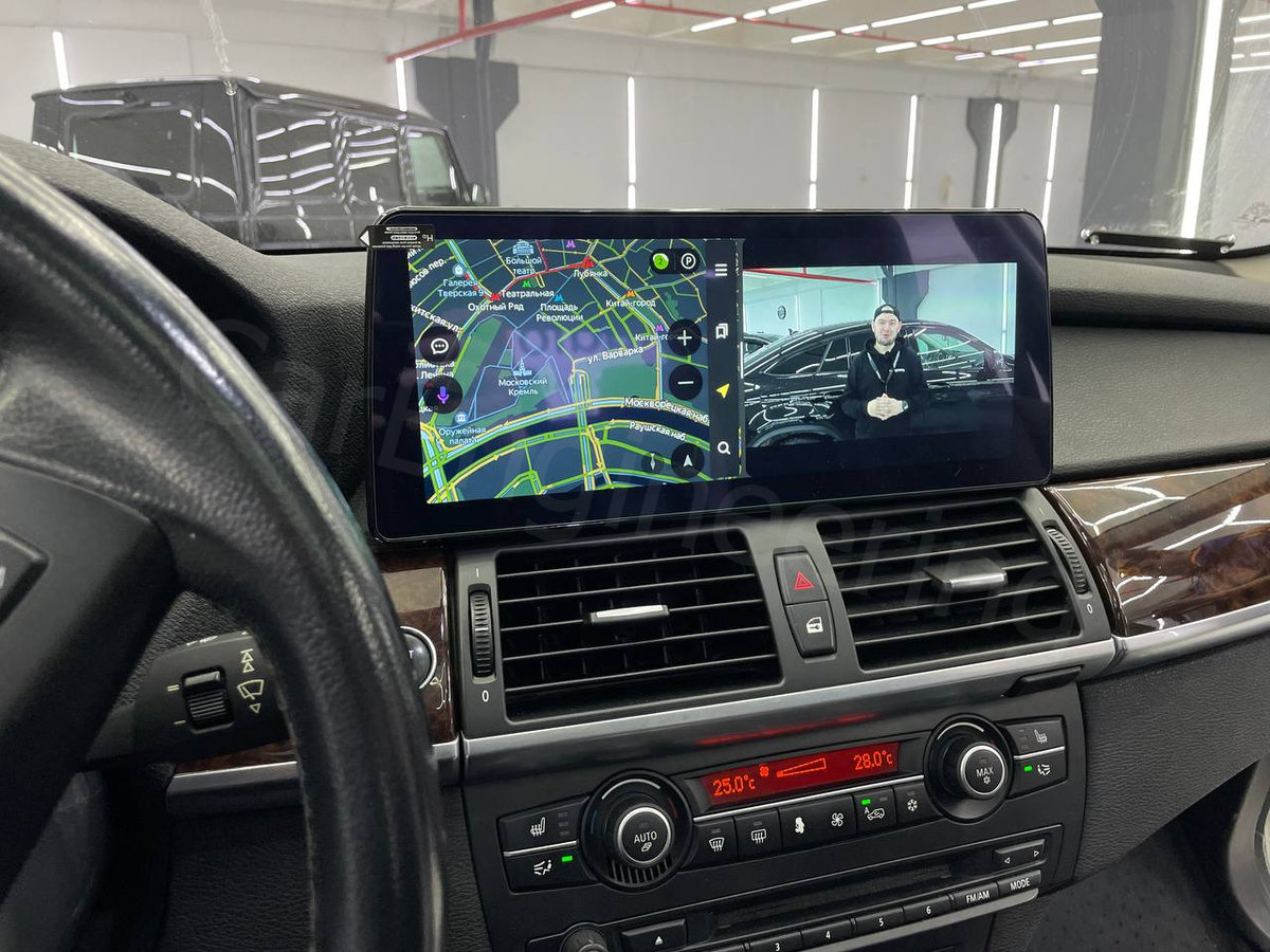 Экран в пропорциях 50/50 на мониторе