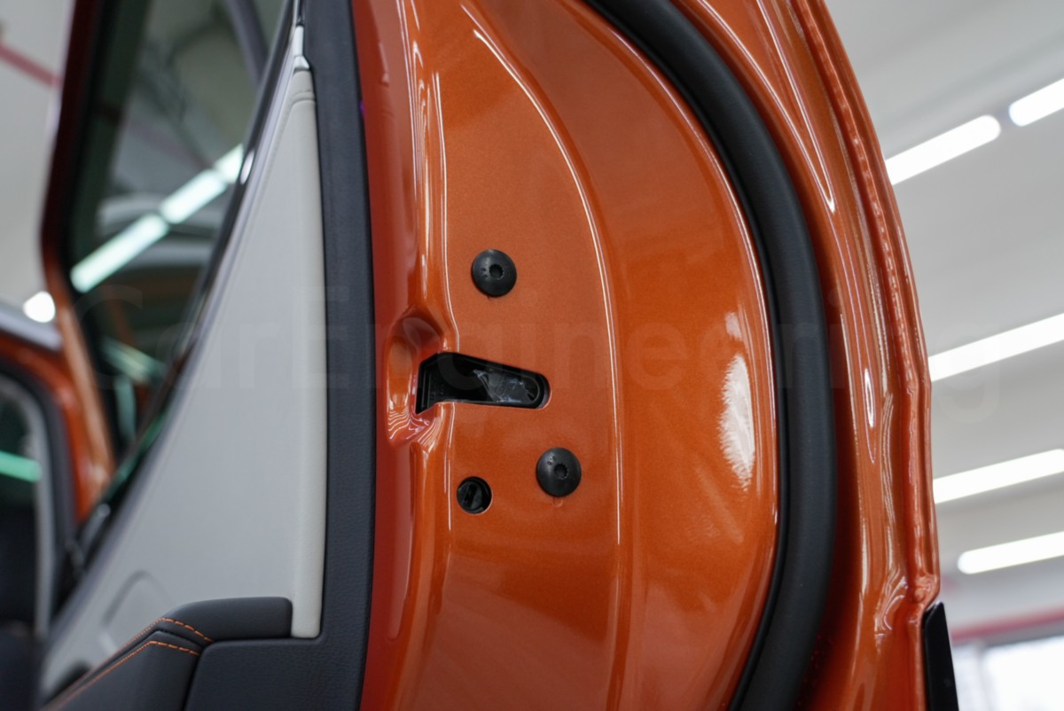 Volkswagen ID6 после установки доводчиков