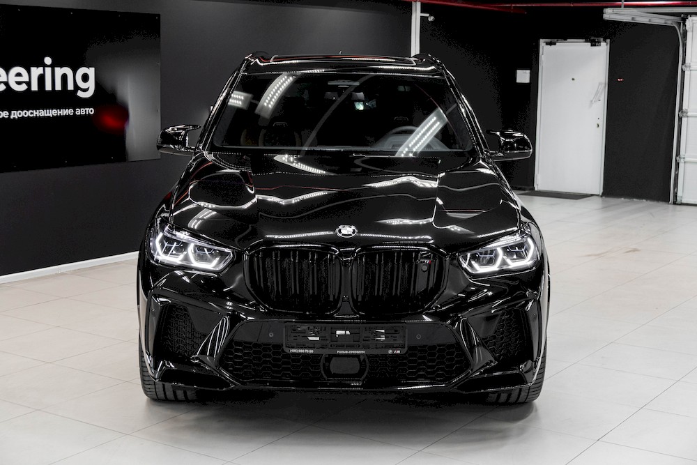 Автомобиль BMW X5 M