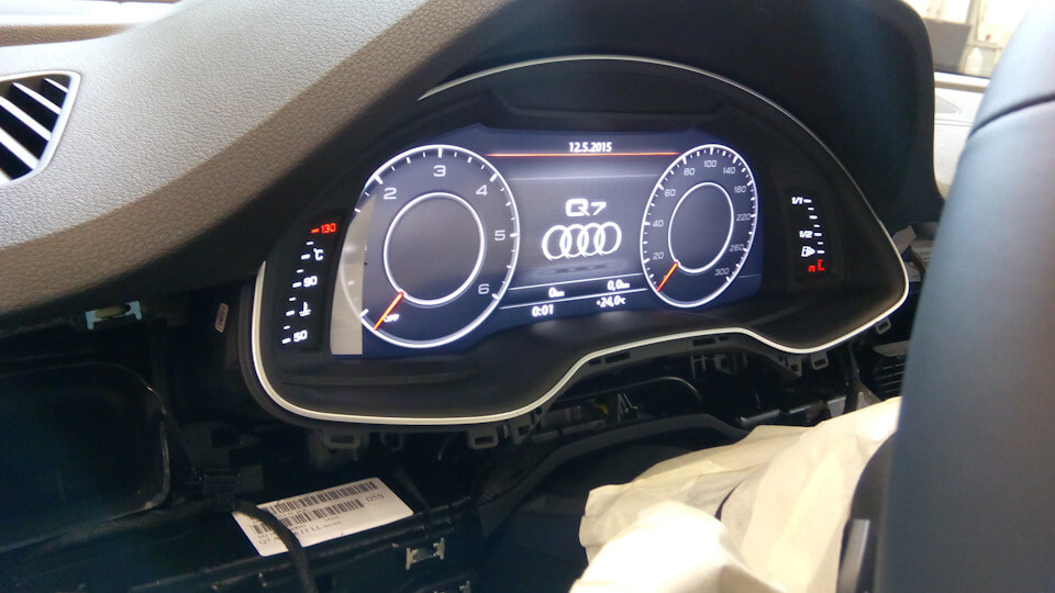 Audi q7 как снять щиток приборов Цифровая LED приборная панель Audi Q7 4M