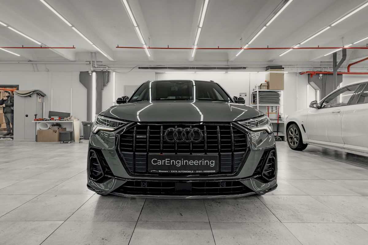 Автомобиль Audi Q3 F3