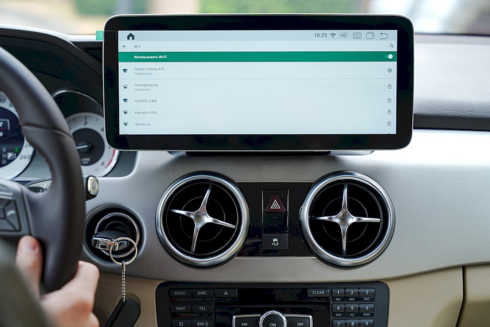 Андроид монитор в Mercedes GLK 2015