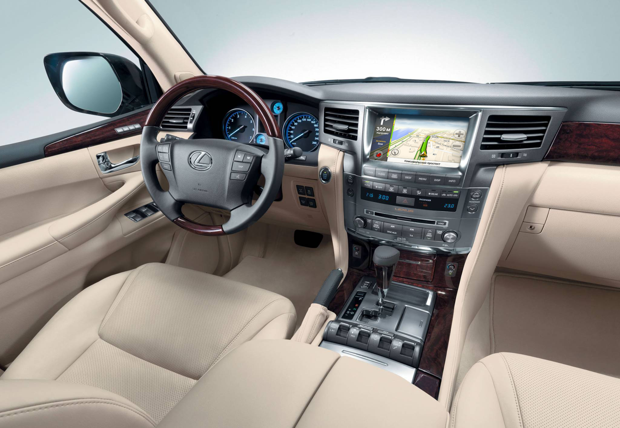 Salon_Lexus_LX