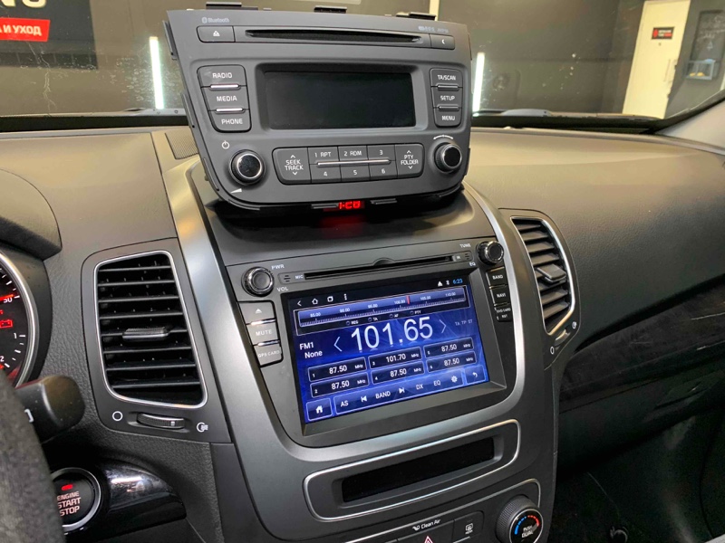 sorento-magnitola-ds7029