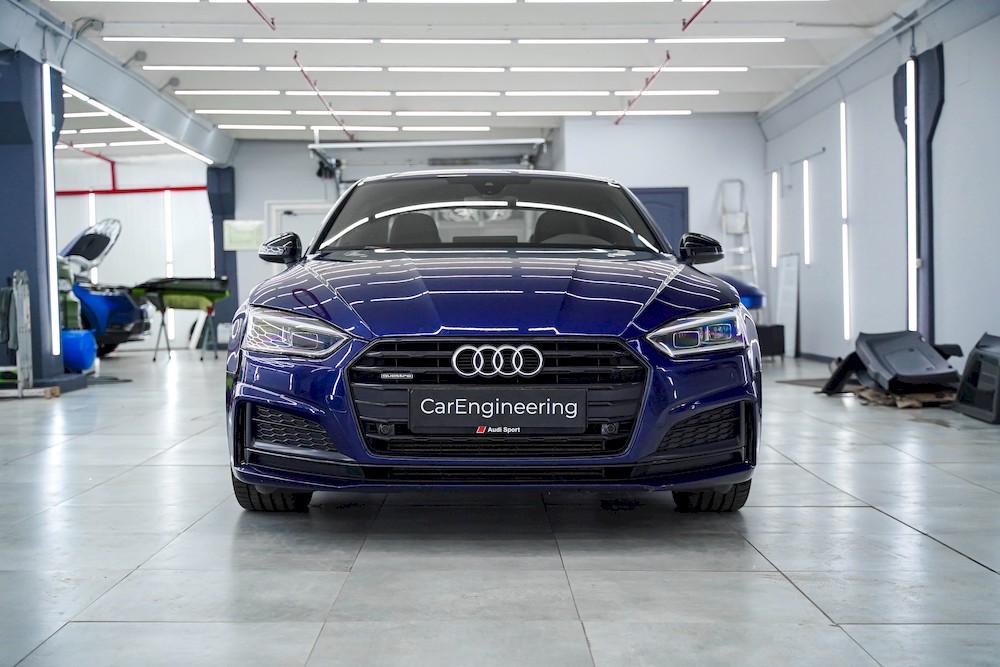 Автомобиль Audi A4 B9